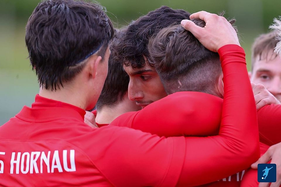 Ein kleines Fußball-Märchen ist perfekt: Die TuS Hornau sind in die Hessenliga aufgestiegen.