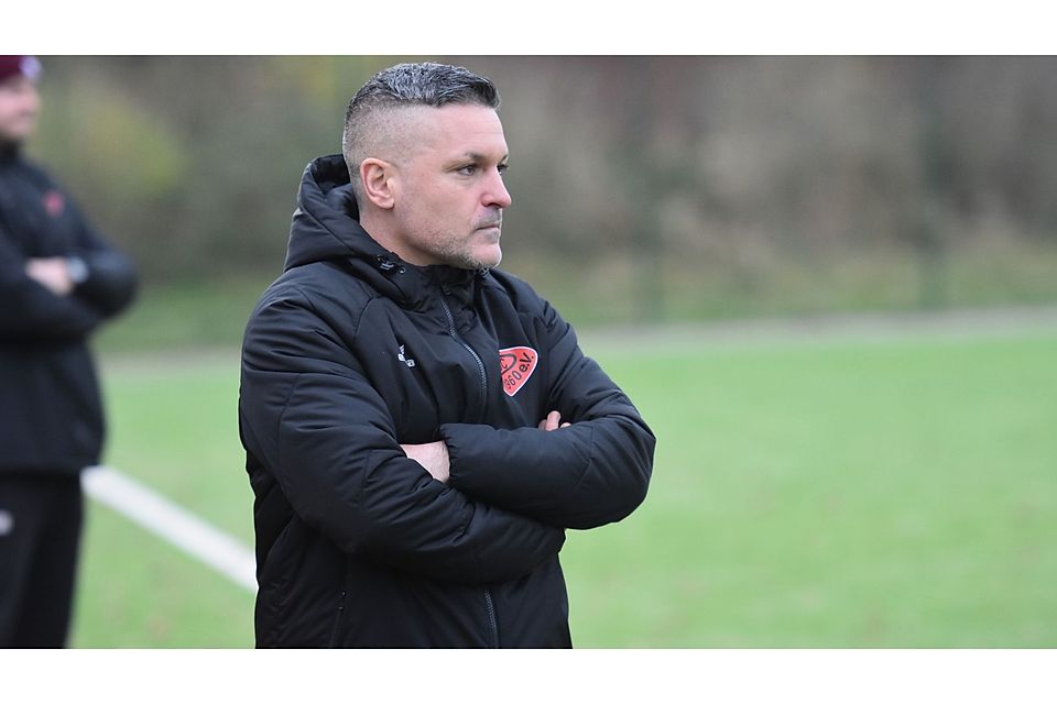 Trifft auf seinen Ex-Verein FSC Rheda: Vito Lombardi, Trainer des SC Peckeloh.