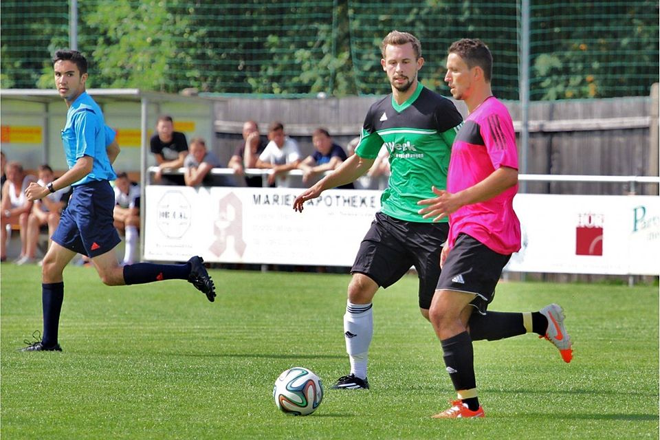 Im Derby gegen die Sportfreunde aus Kondrau gefordert: Felix Lippert (links)F: Kastner