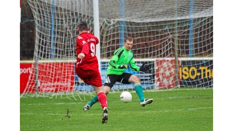 Das war einer der wenigen Versuche des BSC-Angreifers Rene Görischs die nicht ihr Ziel im Pommern-Tor fanden.  © mzv