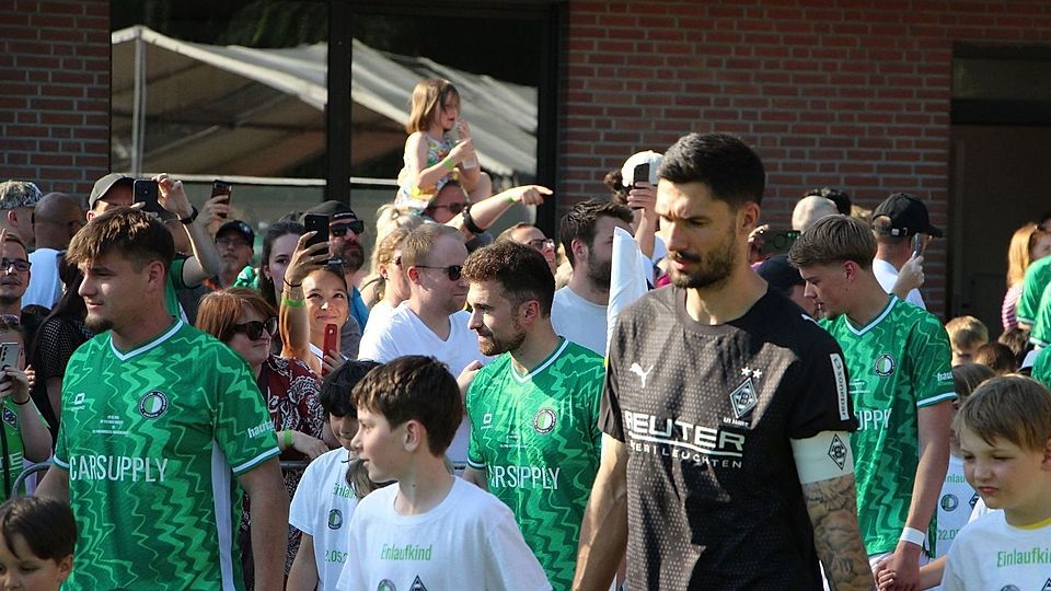 Der Besuch der Borussen mit Kapitän Tim Kleindienst war ein Highlight für ganz Anrath.