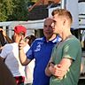 Schon mit Coach Daniel Runge im Gespräch: Beim Testspiel gegen Dynamo Dresden war Christian Voß (rechts) Zaungast in Zehdenick Foto: Steffen Kretschmer