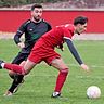 Tino Gritzuhn (rechts) war mit der SSV Höchstädt im Vorwärtsdrang, trotzdem reichte es nicht zum Sieg. Daniel Seibold kam mit dem TSV Oettingen zum späten Ausgleich.