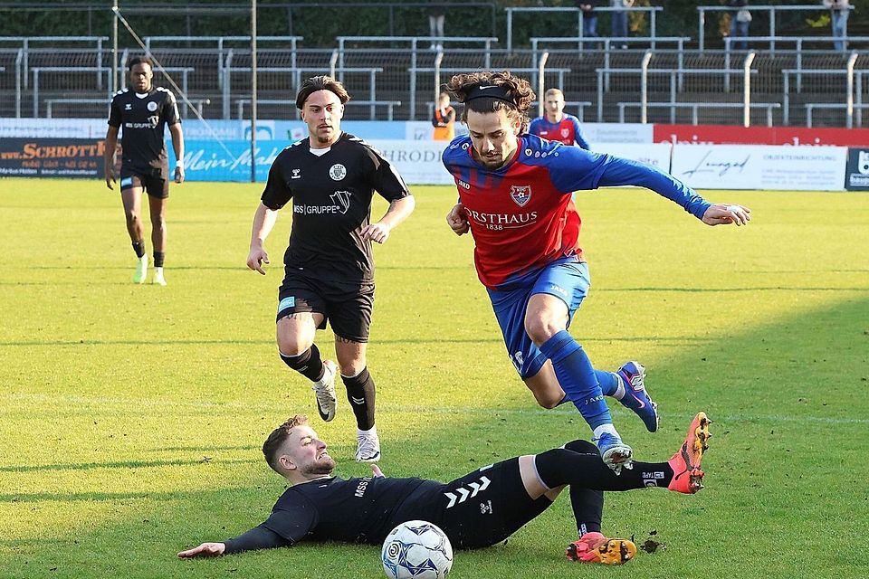 Der KFC hat am Sonntag bei Schwarz-Weiß Essen am Uhlenkrug gewonnen.