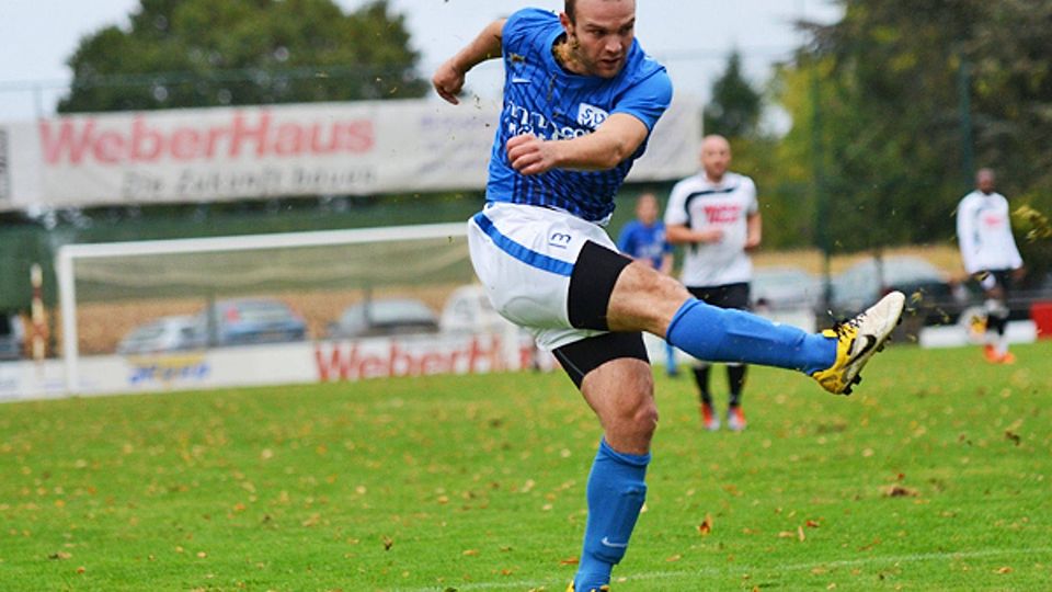 Seine Saisontore Nummer 17-20 verbuchte Daniele Cassetta beim Auswärtssieg in Weilheim. | Archivfoto: Matthias Kaufhold