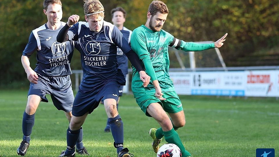 Der FC Chamerau (in Grün) feierte eine überraschenden Heimsieg gegen Mitterdorf.