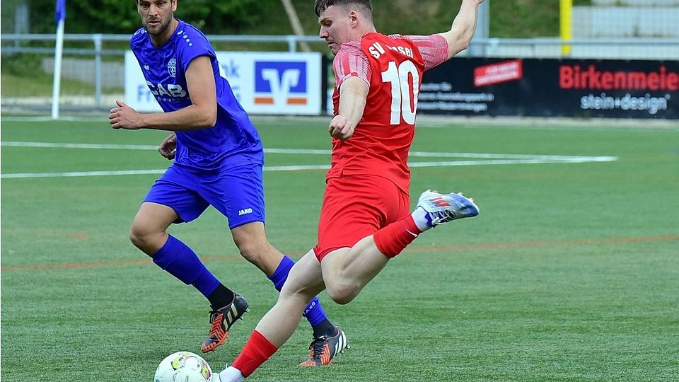 Drei Tore für den SV Tunsel gegen Merzhausen: Torjäger Marc Höfler (rechts) | Foto: Daniel Thoma