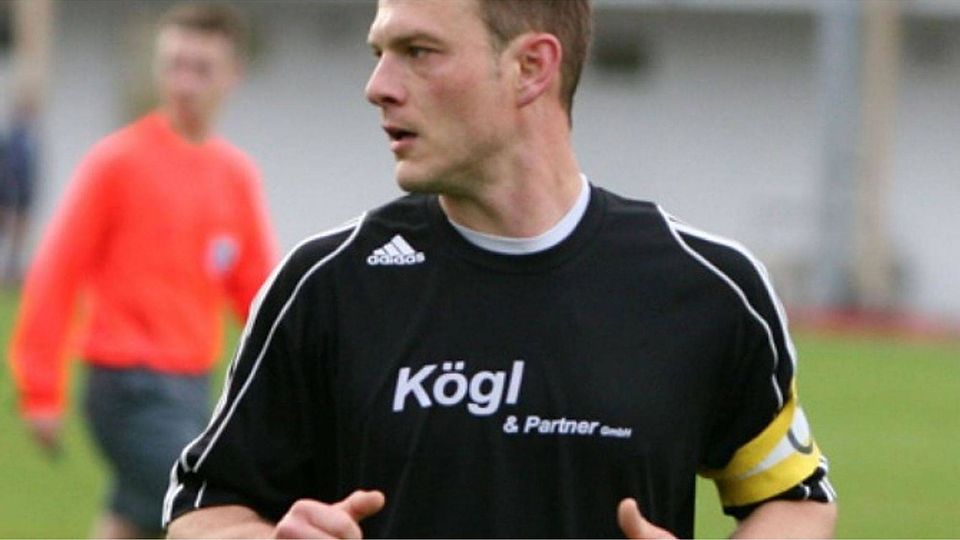 Penzbergs Jürgen Seifert unterlief beim 0:3 ein folgenschwerer Stellungsfehler.