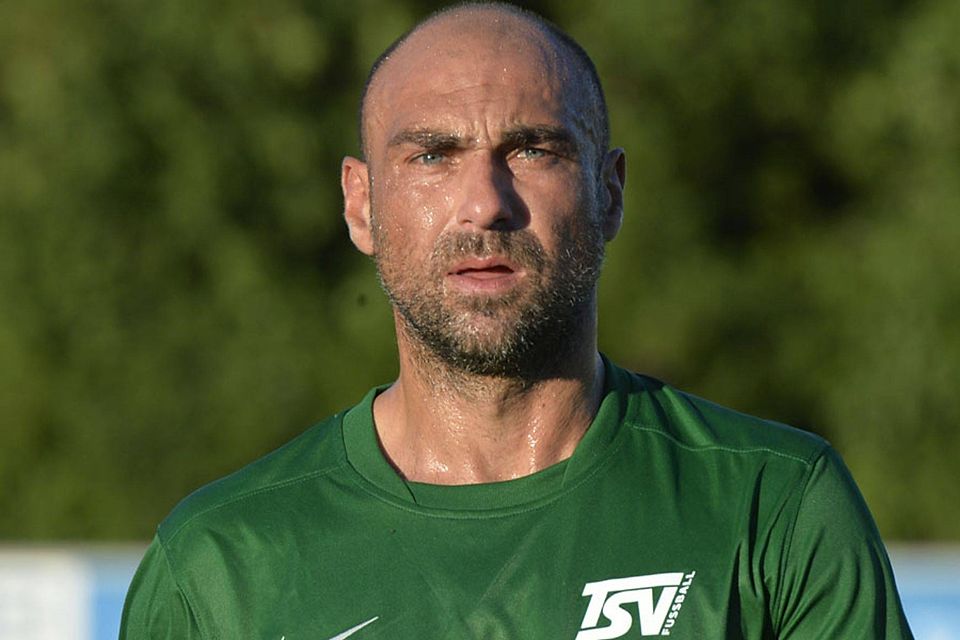 Nach seinem Aus als Spielertrainer des TSV Burgau kickt der frühere Champions-League-Kicker Andreas Mayer nun für den TV Bad Grönenbach.   F.: E. Mayer