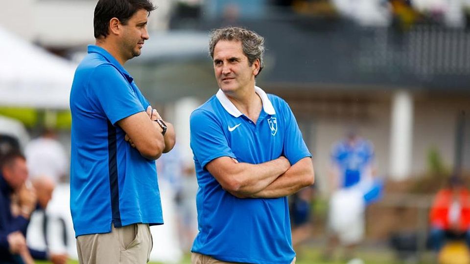 Hat gut lachen: Naser Selmanaj (rechts) und der SV Münster feiern den ersten Saisonsieg.	Foto: Guido Schiek