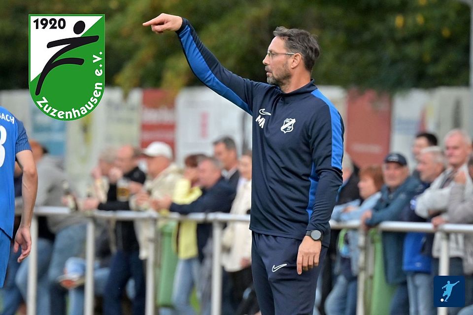 Mike Kronwald zeigt es an: Er coacht ab sofort den FC Zuzenhausen. Mike Kronwald zeigt es an: Er coacht ab sofort den FC Zuzenhausen.