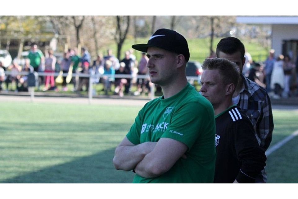 Marco Grisse, Trainer des FC Altenhof, will nach Möglichkeit am Sonntag gegen Dröschede den Klassenerhalt aus eigener Kraft schaffen. Foto: juka