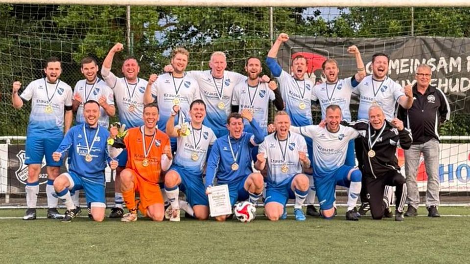 Gleich im ersten Jahr Meister: Die Herren Ü30 des MTV Hammah.
