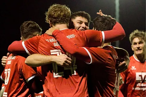 Hallbergmoos gewinnt gegen den KSC.
