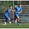 Lars Palkovitsch (rechts; hier im Relegationsspiel gegen Steinbach) war mit zwei Treffern maßgeblich am deutlichen Sieg des SC Olympia Lorsch in Geinsheim beteiligt.	Foto: Dominik Claus