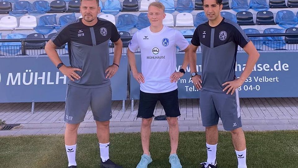 Von li.: Co-Trainer Timo Achenbach, Jonas Erwig-Drüppel und Chefcoach Hüseyfe Dogan
