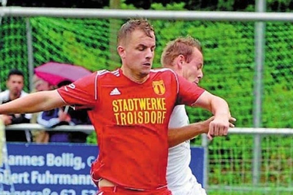 Alexander Dick (Vfl Alfter) hatte das Nachsehen gegen Sebastian Schoof und die Sportfreunde Troisdorf.