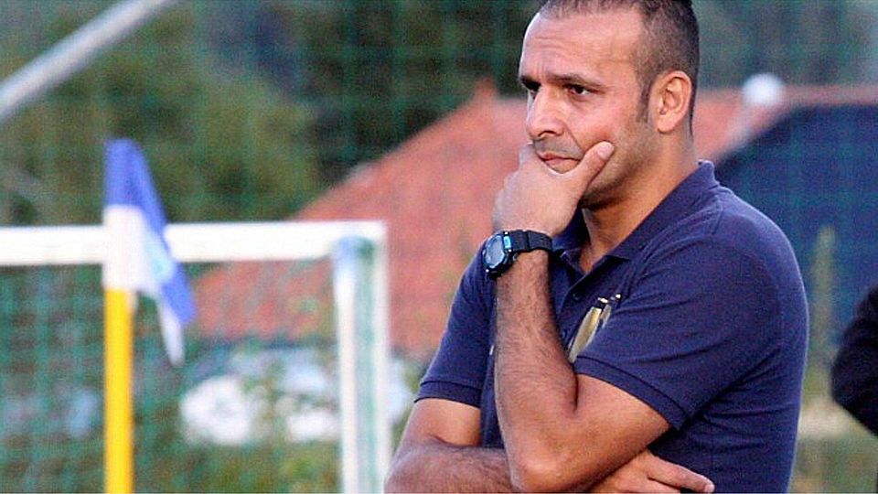 Nachdenklich, aber unterm Strich zuversichtlich: Bretzenheims Trainer Tuncer Köken.	Foto: Mario Luge