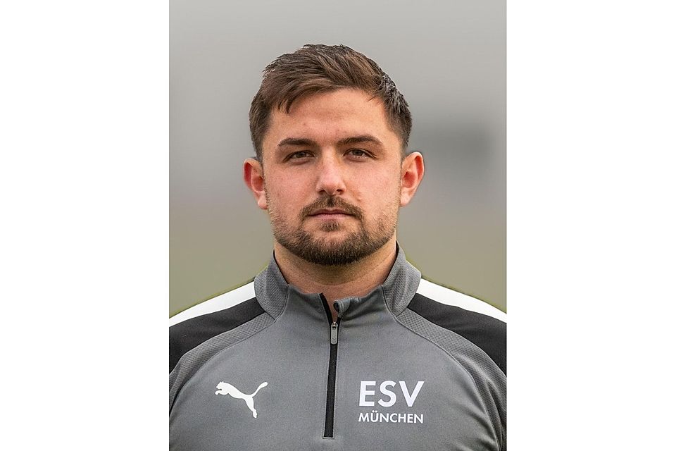 Michael Loroff ist Jugendtrainer vom ESV und findet, dass sich die Stimmung im Verein stark verändert hat.