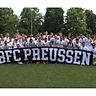 Der BFC Preussen bejubelt den Aufstieg in die Berlin-Liga