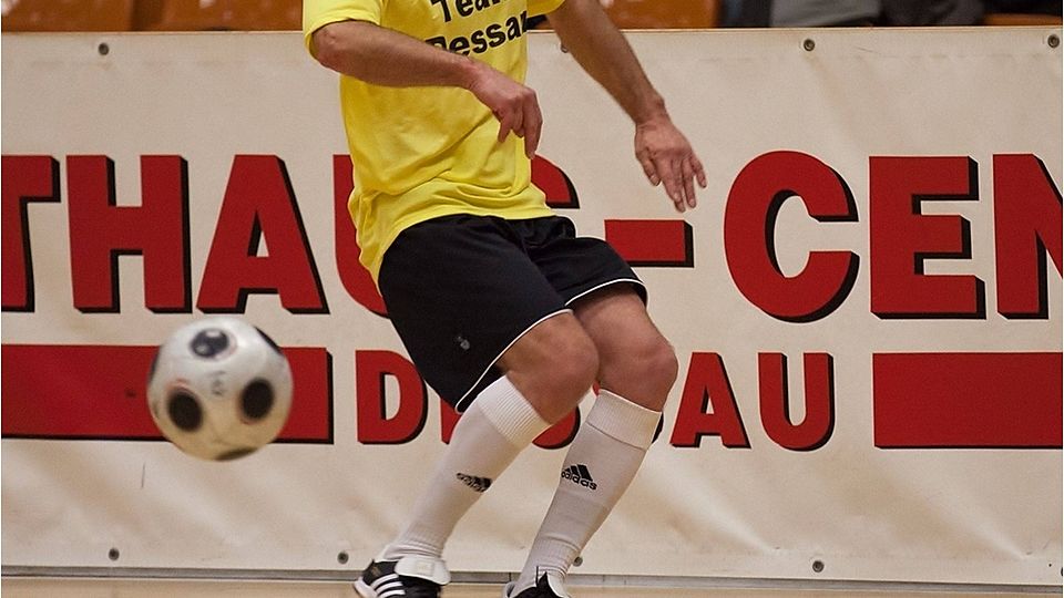 F: Sebastian Harbke