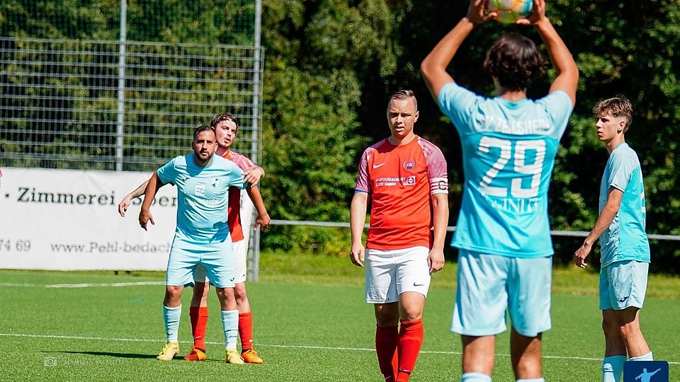 Candas Kara (links) erzielte gegen Schlusslicht Sulzbach einen Siebenerpack und sicherte seinem SV Zeilsheim II den dritten Platz.