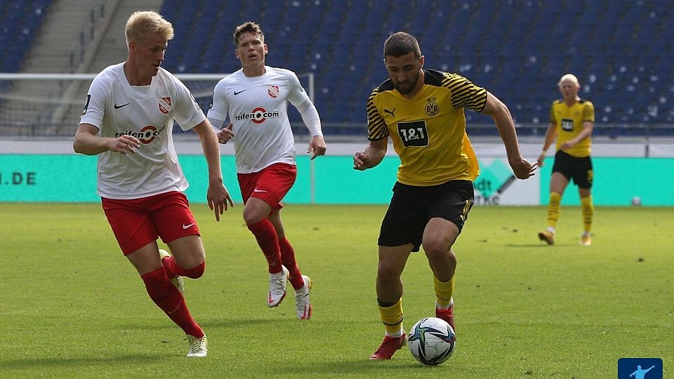 Meien (links) spielte in der Dritten Liga unter anderem gegen die Reserve des BVB.
