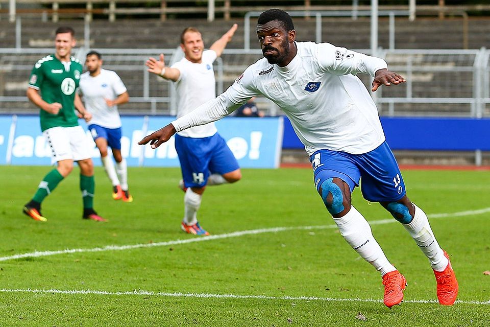 Von wegen flügellahm: Conrad Azong traf beim 3:0 am Sonntag gegen Lübeck erstmals für den VfB.  Bild: Volkhard Patten