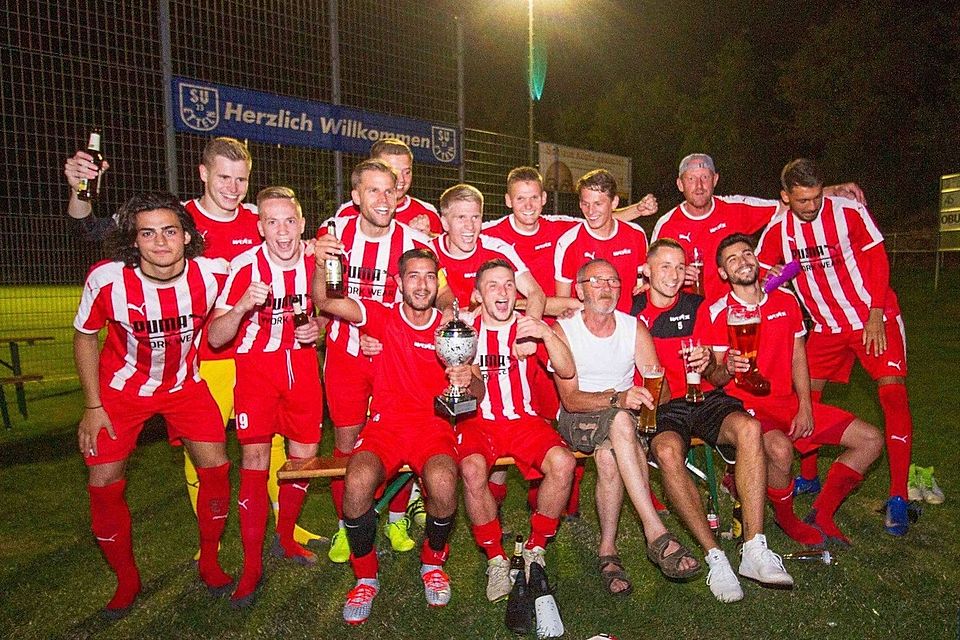 Im Sommer 2019 feierte Landesligist Rot-Weiß Erlinghausen den Turniersieg