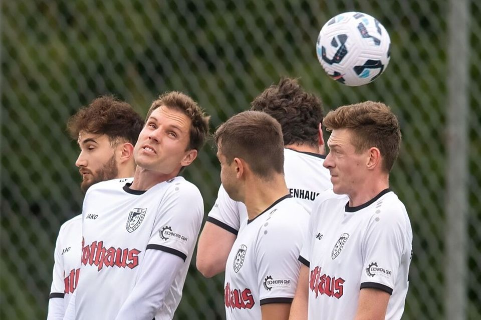 Gemeinsam wollen die Grafenhausener Spieler in der neuen Saison zumindest wieder einen Platz im gesicherten Mittelfeld ergattern. Gemeinsam wollen die Grafenhausener Spieler in der neuen Saison zumindest wieder einen Platz im gesicherten Mittelfeld ergattern.