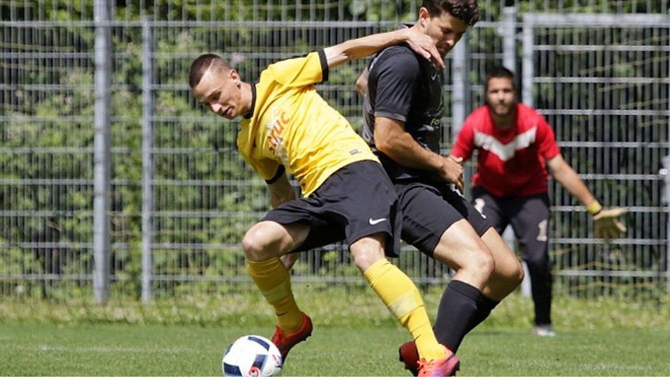 Geht ab der neuen Saison in der Landesliga auf Torejagd: Marvin Stöhr (FV Haltingen, links) kehrt zu seinem einstigen Jugendclub SV Weil zurück. | Foto: Matthias Konzok