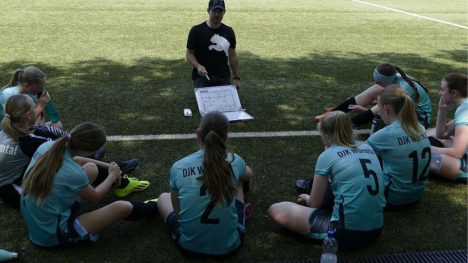 Antrieb im Ehrenamt: Abteilungsleiter Lukas Gollong will auf Basis der Juniorinnen mittelfristig auch bei den Damen wieder in den Regelspielbetrieb mit Auf- und Abstiegen zurückkehren. Als Trainer der weiblichen U15 sorgt er selbst für die Grundlage.