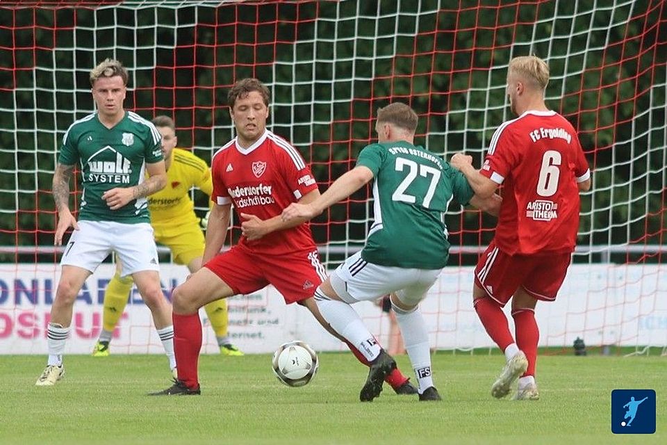 Keinen Sieger gab es in der Partie zwischen dem FC Ergolding (in rot) und der SpVgg Osterhofen 