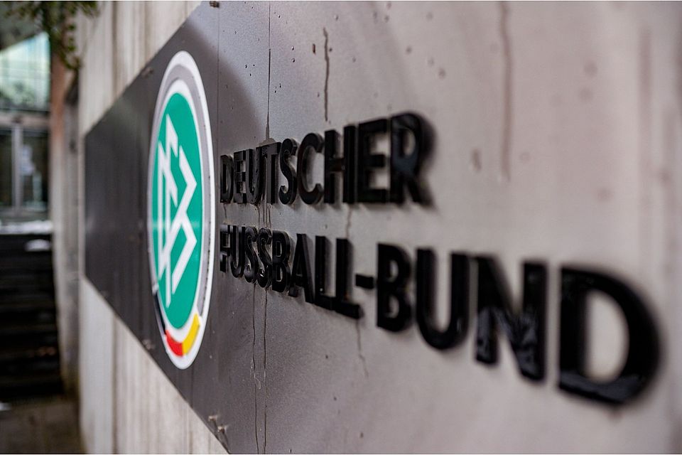 Stellungnahme des DFB zur Regionalliga-Reform. Stellungnahme des DFB zur Regionalliga-Reform.