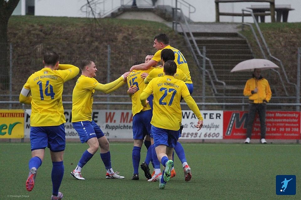 Führen die Landesliga nach 13 Spieltagen an: die Spieler des SSV Homburg-Nümbrecht.
