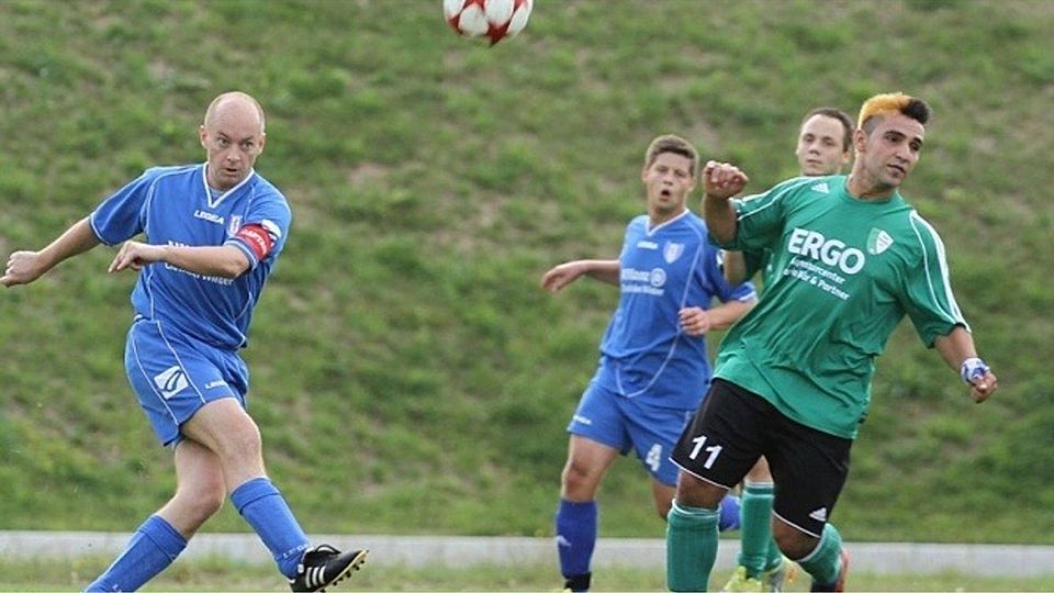 Samet Karatekin (in grün) kehrt zu den Fröschen zurück. F: Rinke