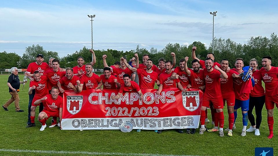 Meister - der FC Bitburg hat erstmals den Sprung in die Oberliga geschafft.