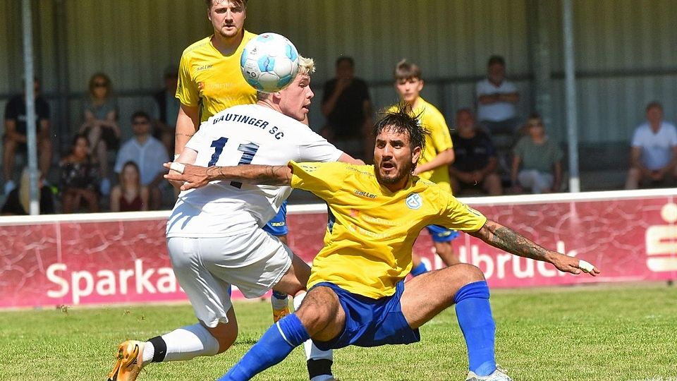 Der SC Fürstenfeldbruck (gelbe Trikots) im Spiel gegen den Gautinger SC (in Weiß).