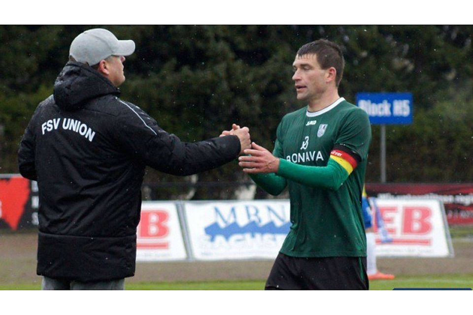 Fürstenwaldes Regionalliga-Coach Matthias Maucksch (re.) und sein Spieler Christian Mlynarczyk. Archiv-Foto: M. Rieckmann