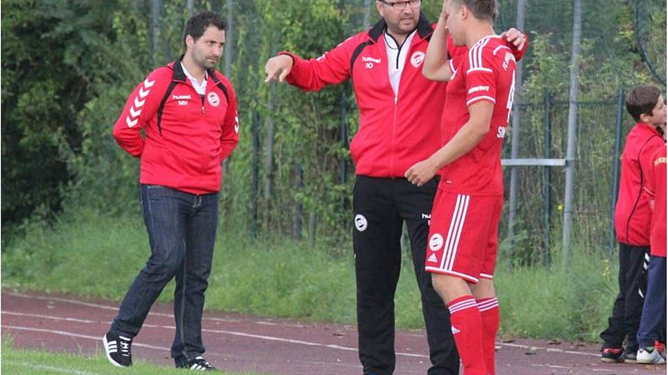 Robert Obermeier (Mitte) gibt seine Kommandos ab Sommer beim 1. FC Poppenberg. F: Enzesberger