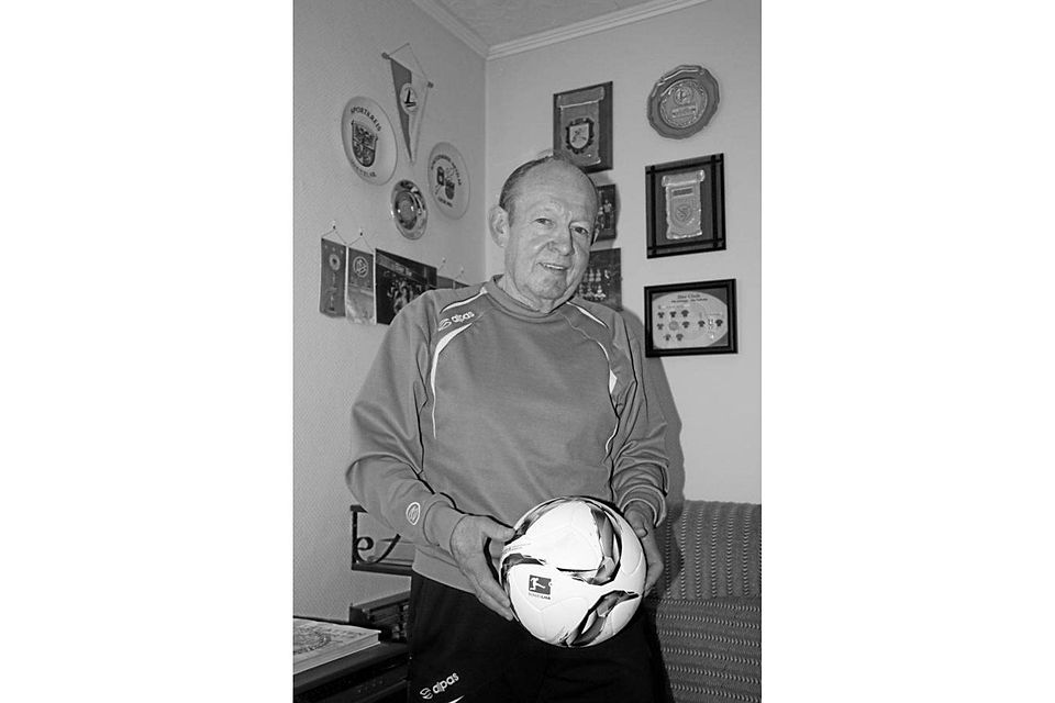 Es war ein Leben mit und für den Fußball: Reimund Bernhardt stirbt mit 76 Jahren.	Archivfoto: WNZ