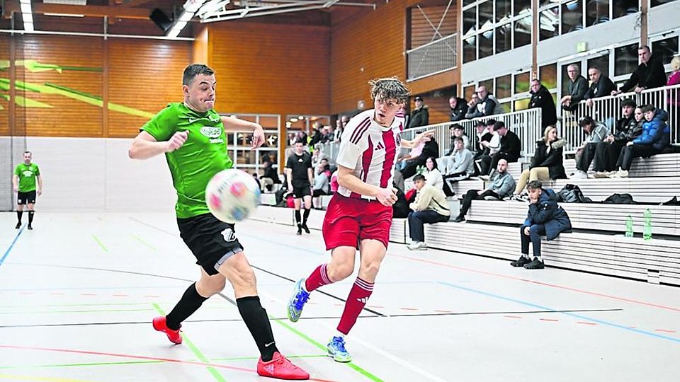 Die SG Armsheim/Flonheim (links) und TuS Gau-Heppenheim lieferten sich ein packendes Endspiel.	Foto: Mirco Metzler / pakalski-press