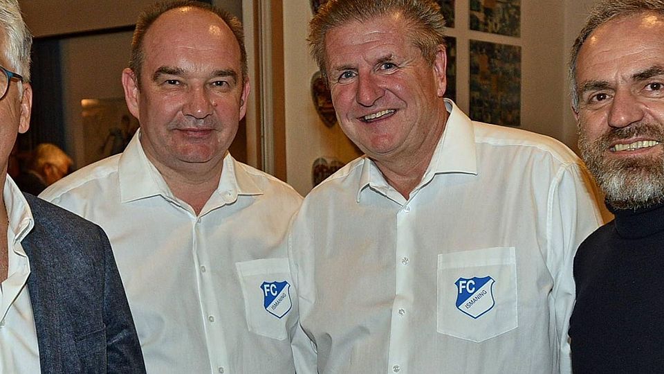 Die neue Vorstandschaft des FC Ismaning: Vorsitzender Günter Glasner (2.v.r.) mit seinen Vorstandskollegen (v.l.) Herbert Baur, Sascha Lewin und Sali Lajqi.