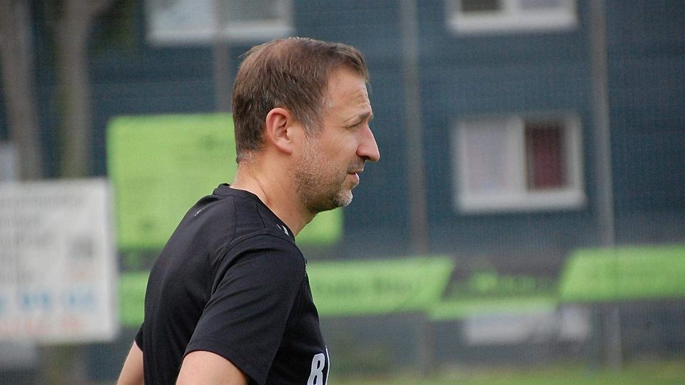 Der skeptische Blick von Barmens Trainer David Rosenbaum trügt. Er traut seiner Mannschaft zum Heimauftakt den ersten Sieg zu.