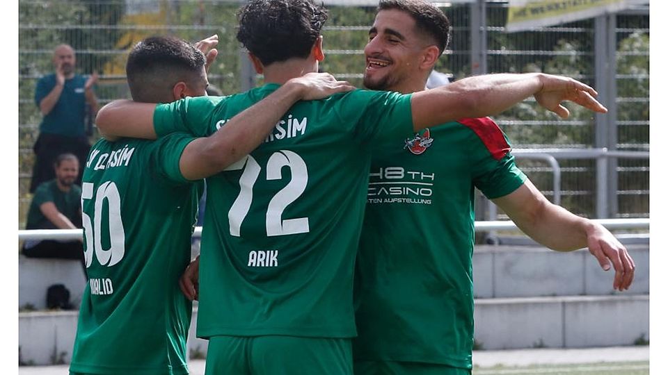 Wollen wieder häufiger jubeln: Die Fußballer von Gruppenligist Dersim Rüsselsheim hoffen auf eine bessere Saison.	Foto: Andre Dziemballa