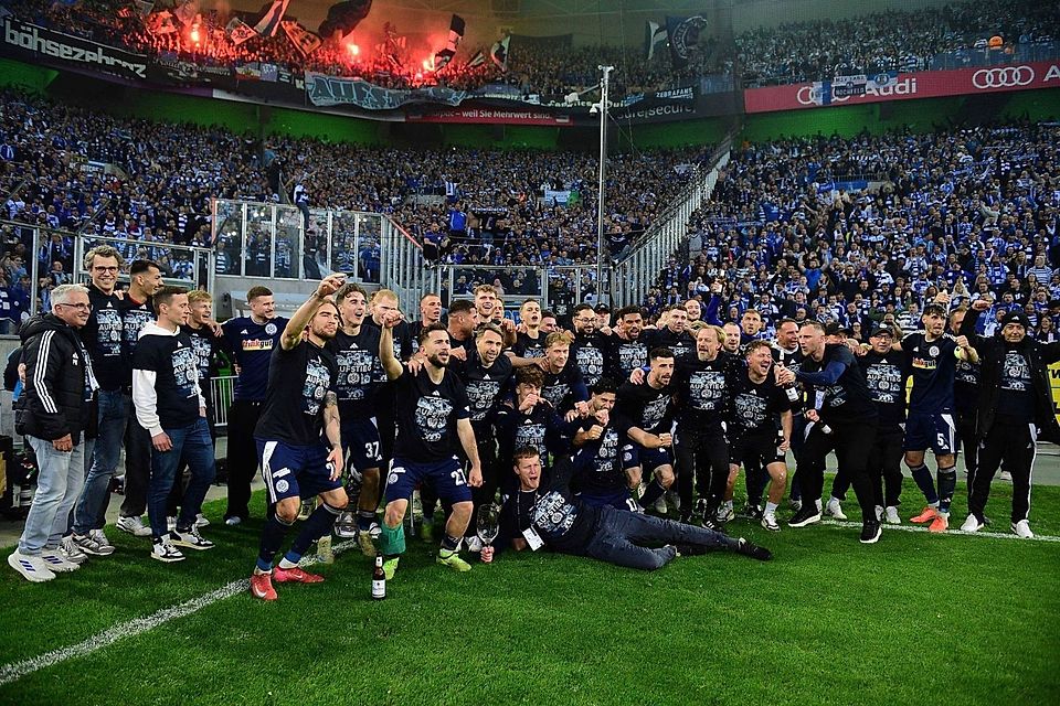 b>Fanion</b> <b>msv</b> <b>duisburg</b> - Collection