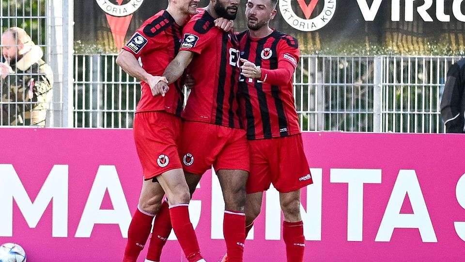  Jamil Siebert (Mitte) traf für Köln gegen Zwickau. 