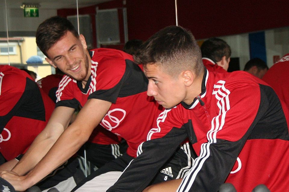Velagic (links) wechselt ablösefrei zum SSV Jahn. Foto: FC Ingolstadt