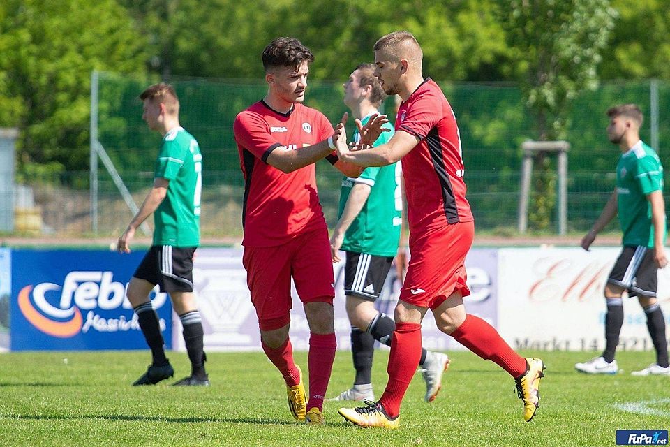 Albert Halilaj (links) kehrt vom SV Dessau 05 zum Schöppensteg zurück.