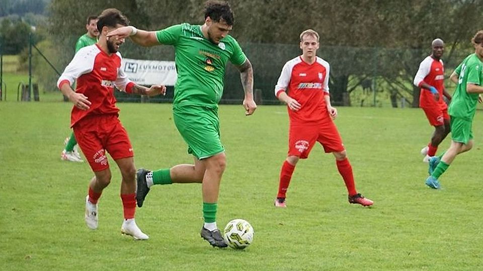 Leader Moutfort spielt beim Tabellenletzten Nörtzingen (grüne Trikots)